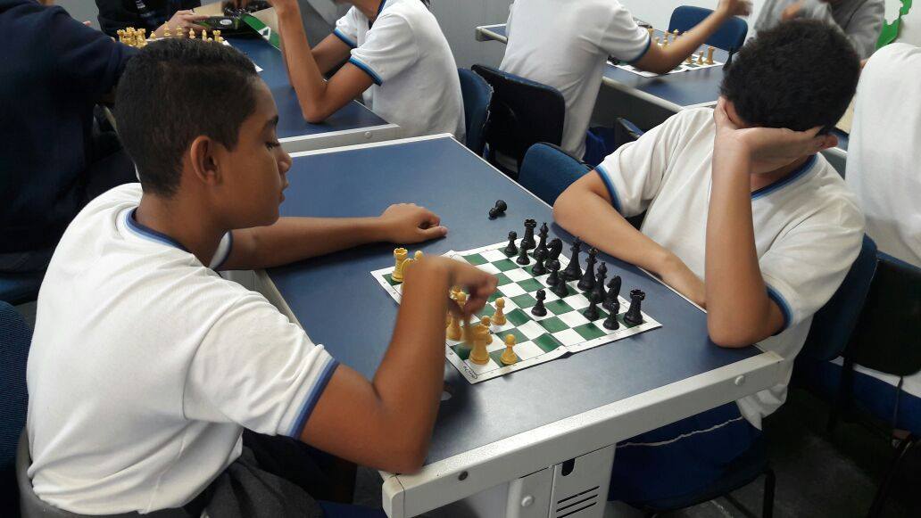 Aula de Xadrez na escola